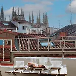 Burgosuites 公寓式酒店 3*