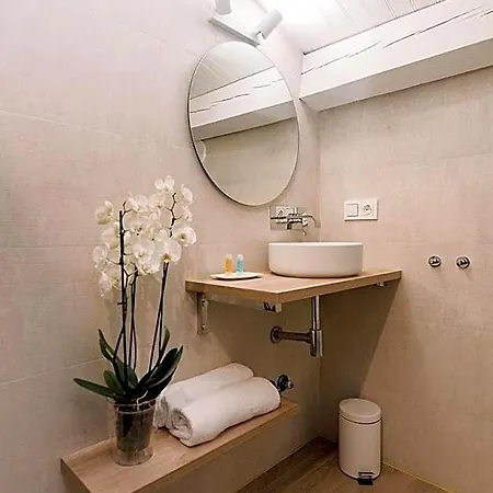 Burgosuites Aparthotel